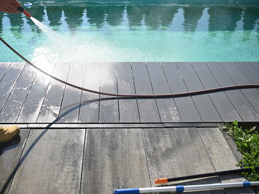 Pool Surrounds Cleaning